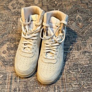 High-Top Sneakers - Airforce Ones in Cream - Work twice!